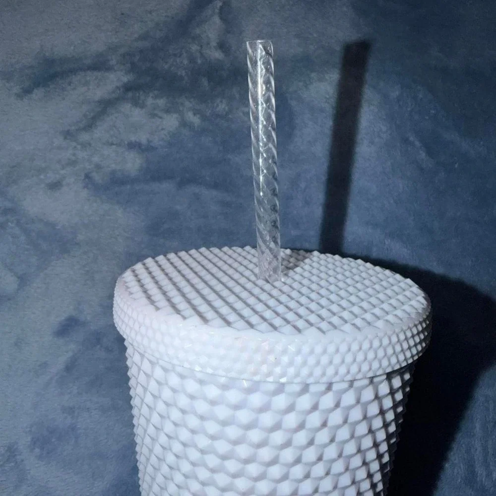 White Starbucks tumbler with straw 16 oz